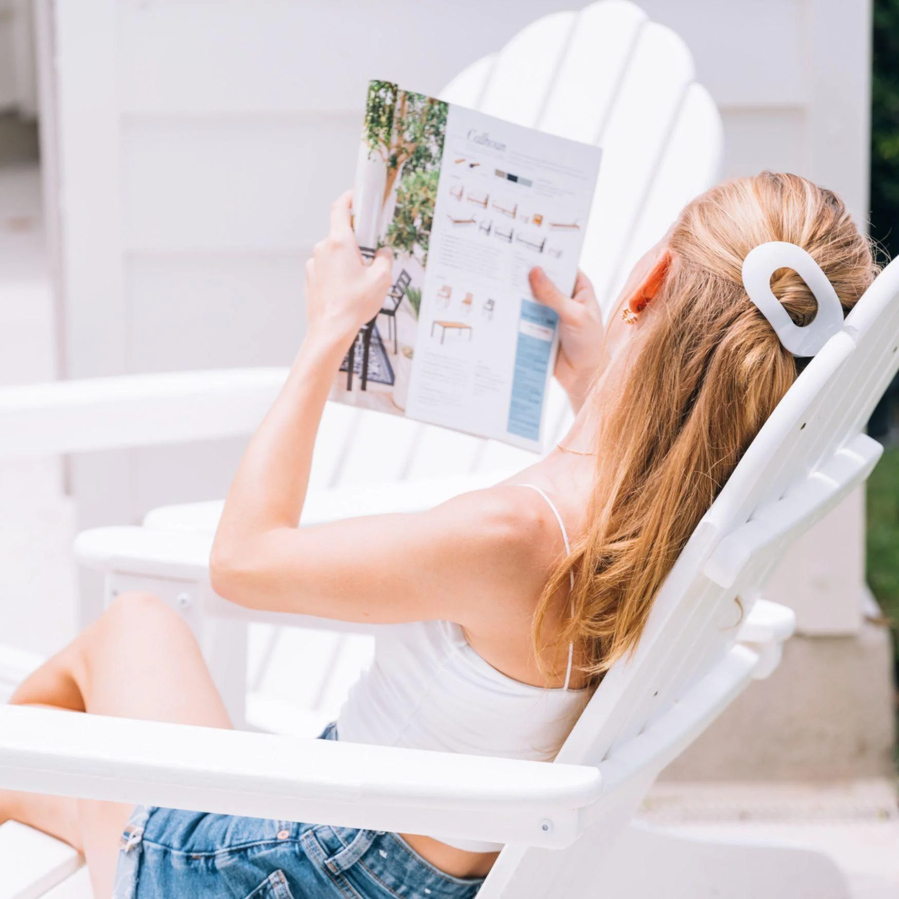 Coconut White Small Flat Round Hair Clip - Image 4