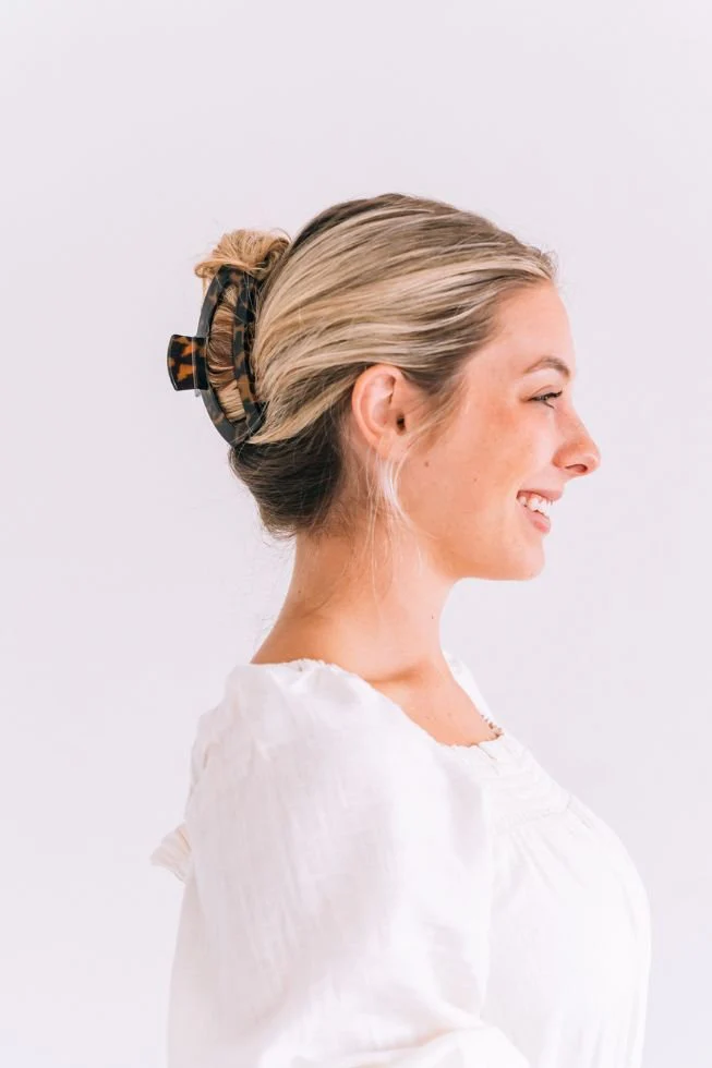 Open Tortoise Large Claw Hair Clip - Image 4